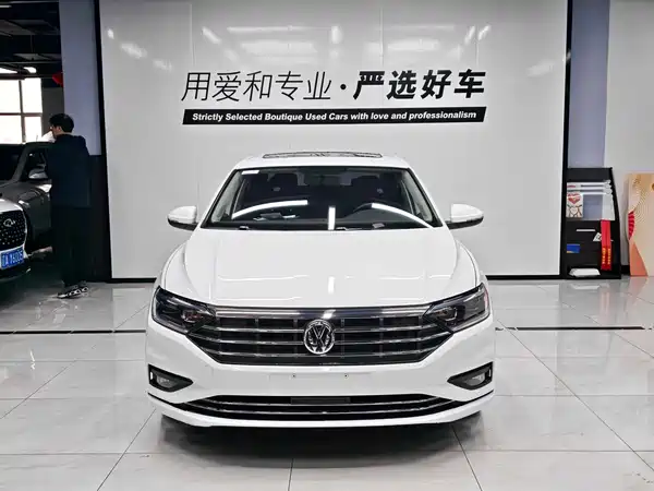 Volkswagen Sagitar 2019