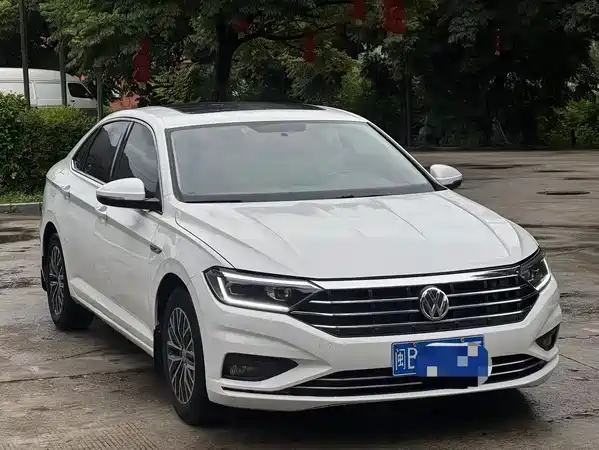 Volkswagen Sagitar 2020