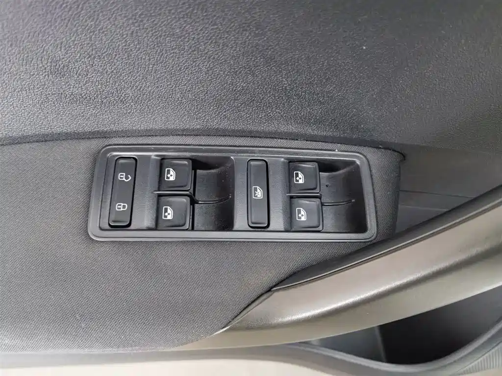 Skoda Rapid Spaceback 2019 — фото 9