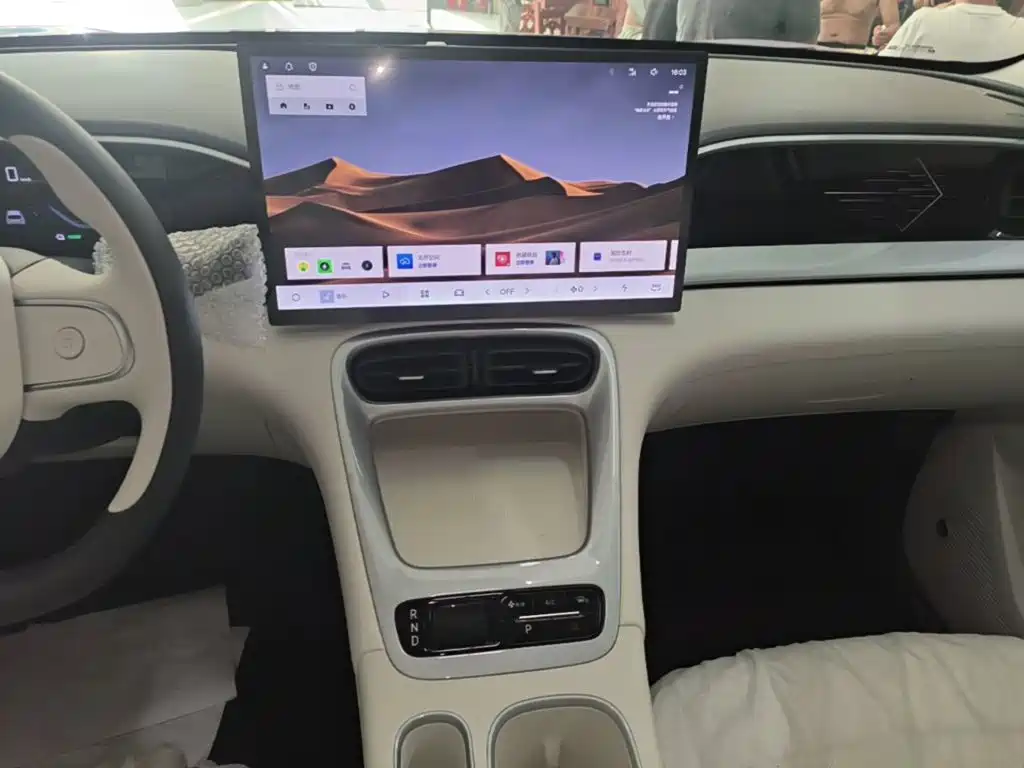 Geely Galaxy Starwish 2026 — фото 13