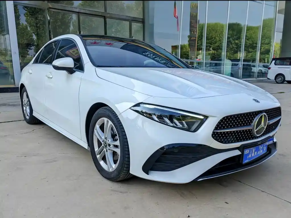 Mercedes-Benz A-Class 2024 — фото 2