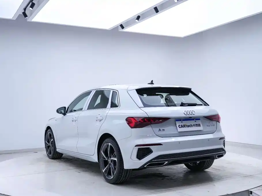 Audi A3 2023 — фото 10