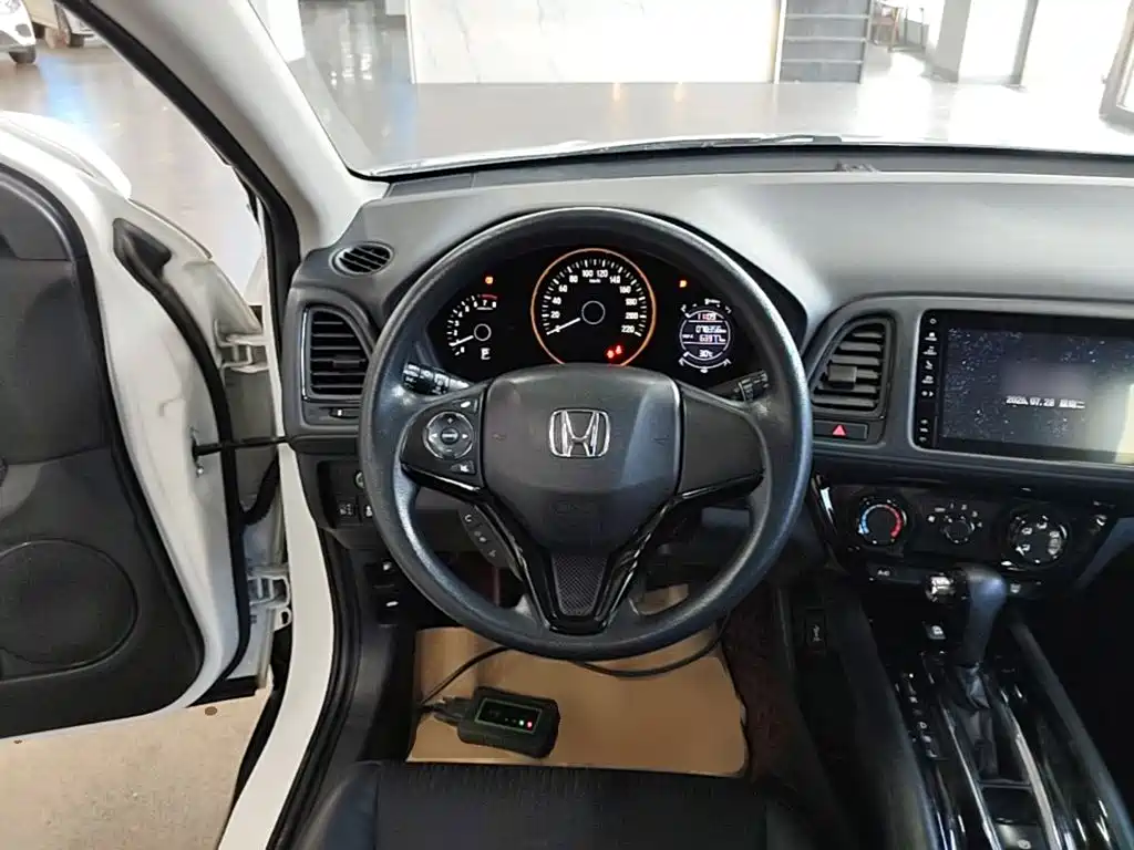 Honda Vezel 2022 — фото 11