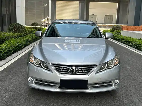 Toyota Reiz 2011