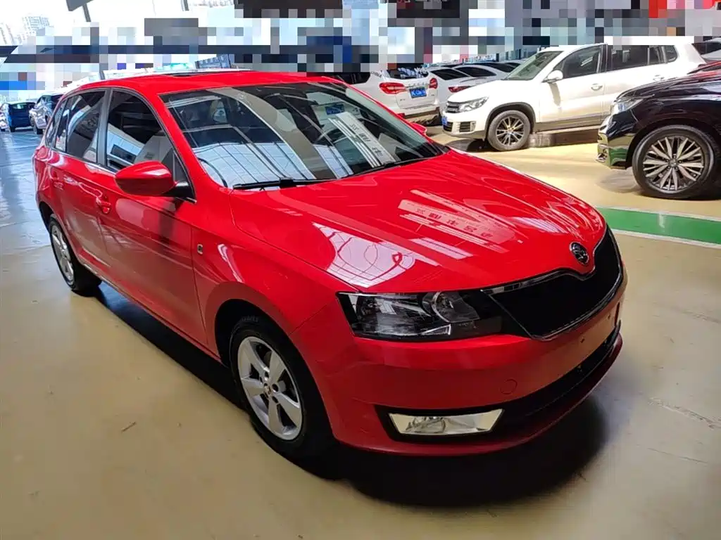 Skoda Rapid Spaceback 2017 — фото 4