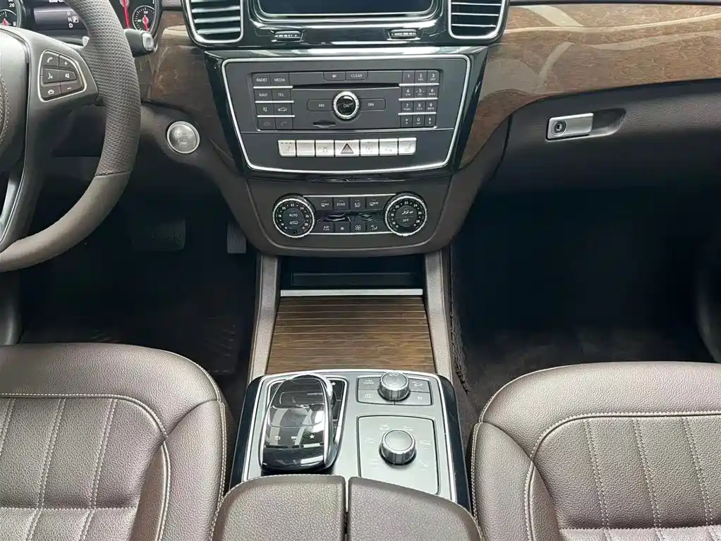Mercedes-Benz GLS 2018 — фото 12