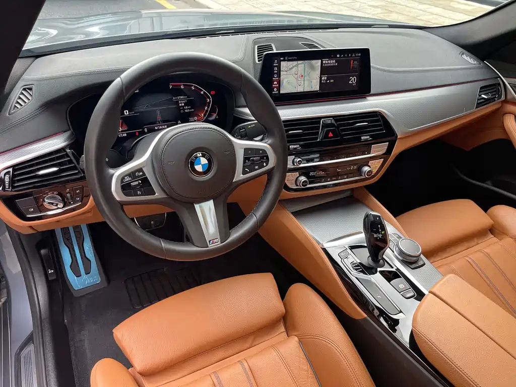 BMW 5 Series 2020 — фото 9