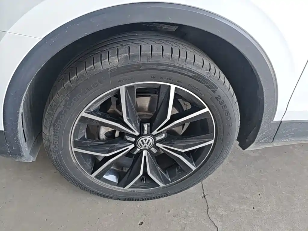 Volkswagen Tiguan L 2017 — фото 23