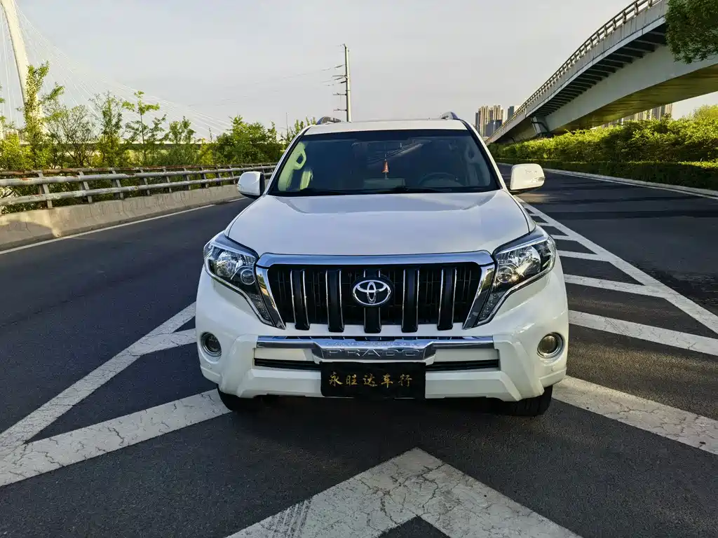 Toyota Prado 2018 — фото 2