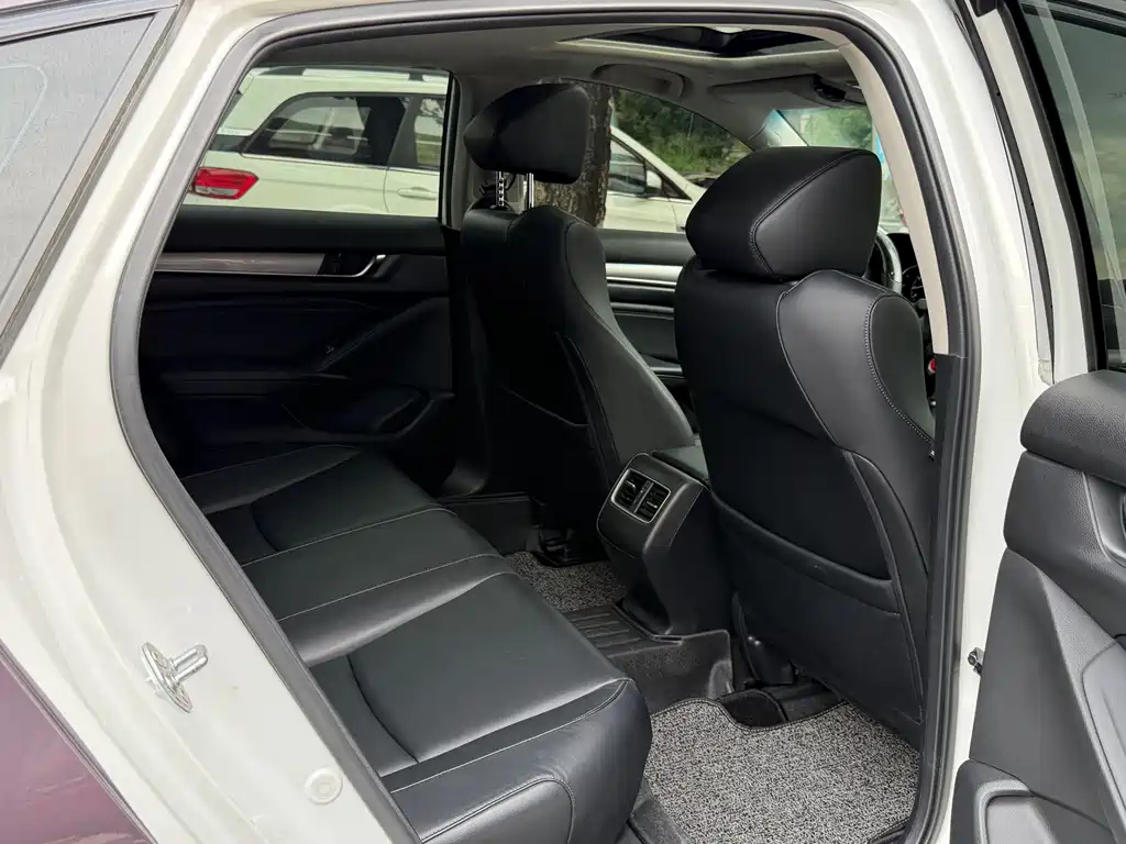 Honda Accord 2021 — фото 13