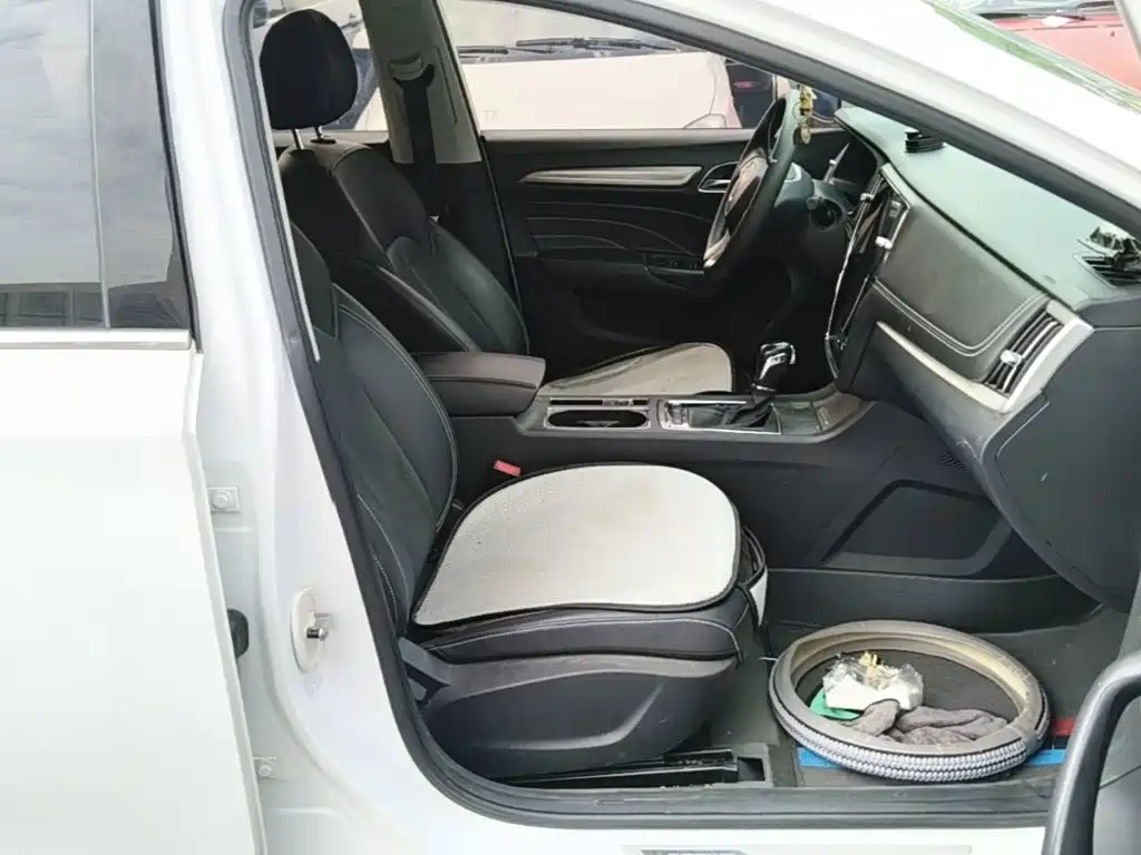 Roewe i6 Classic 2020 — фото 25