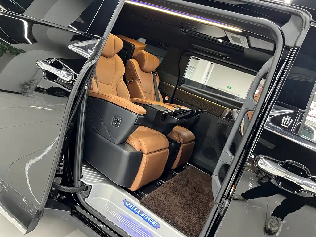 Toyota Vellfire 2023 — фото 14
