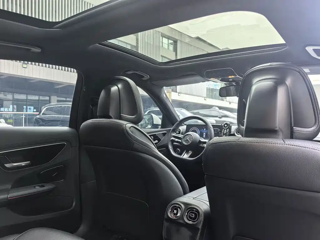 Mercedes-Benz C-Class 2023 — фото 13