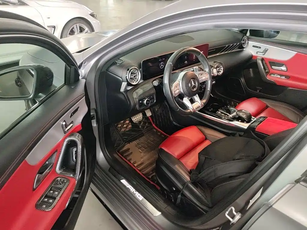 Mercedes-Benz A-Class AMG 2021 — фото 16