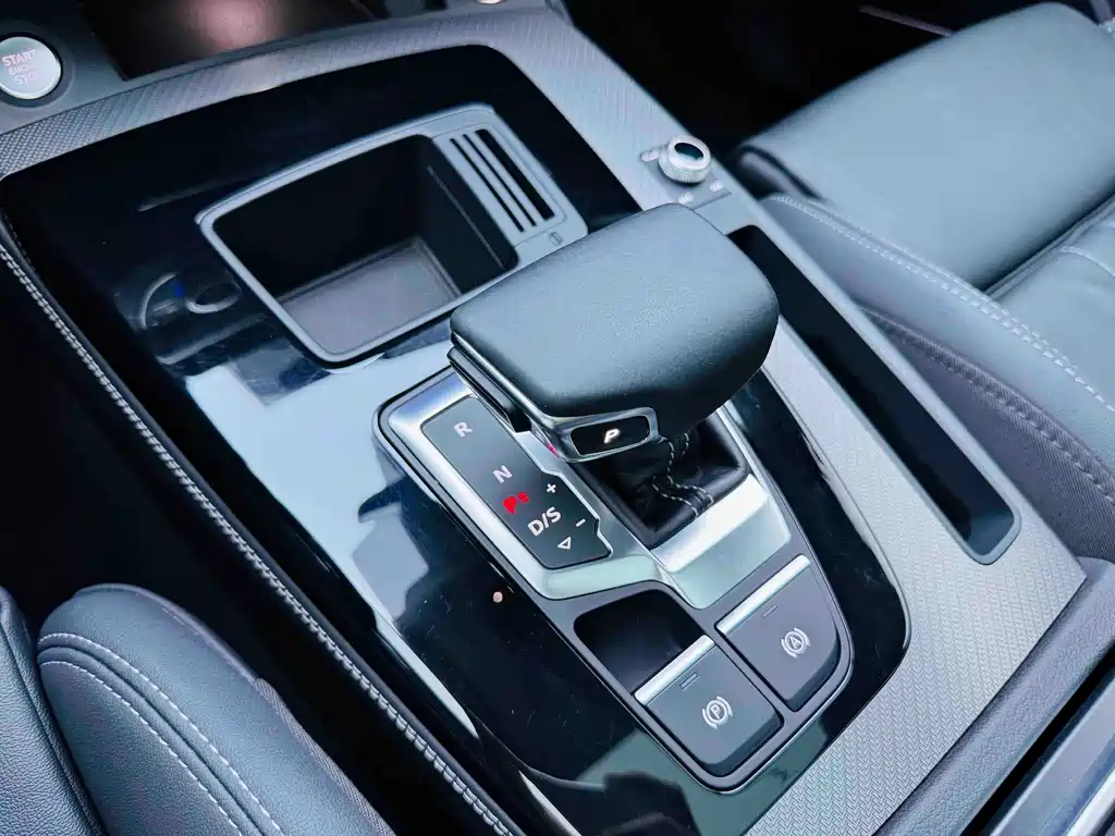 Audi Q5L 2022 — фото 15