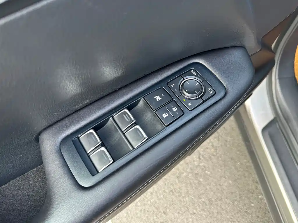 Lexus RX 2019 — фото 11