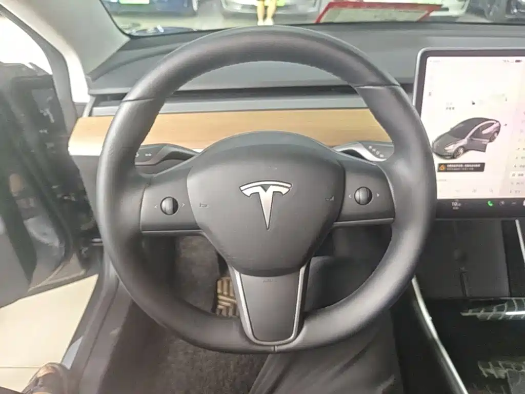 Tesla Model 3 2019 — фото 11