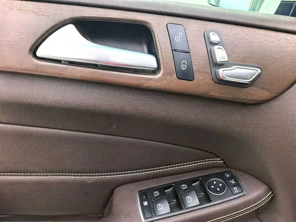 Mercedes-Benz GLE 2017 — фото 17