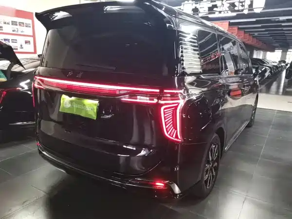Hongqi HQ9 2023