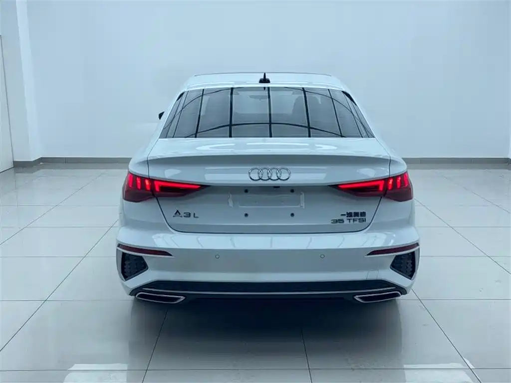 Audi A3 2023 — фото 8