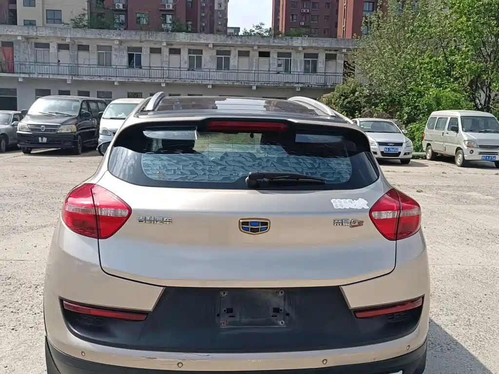 Geely Emgrand GS 2016 — фото 15
