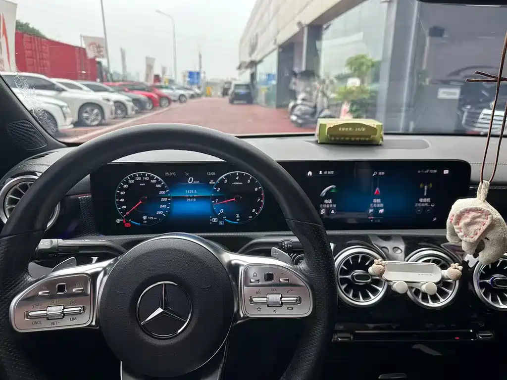 Mercedes-Benz A-Class 2023 — фото 7