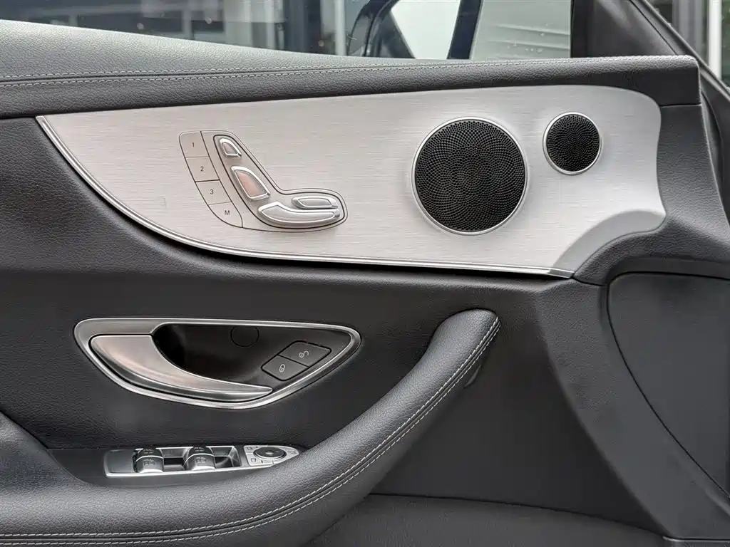 Mercedes-Benz E-Class 2023 — фото 10