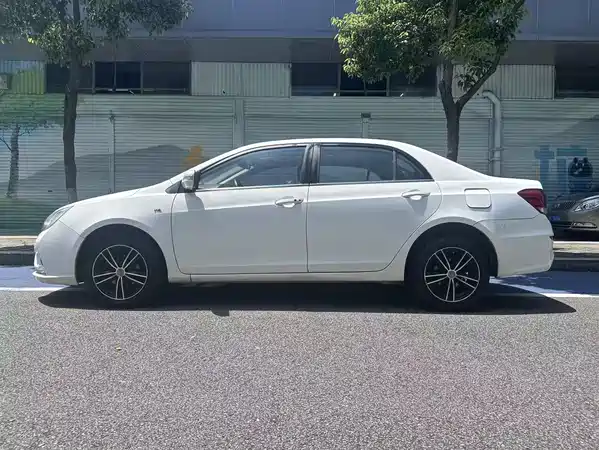 BYD Surui 2015