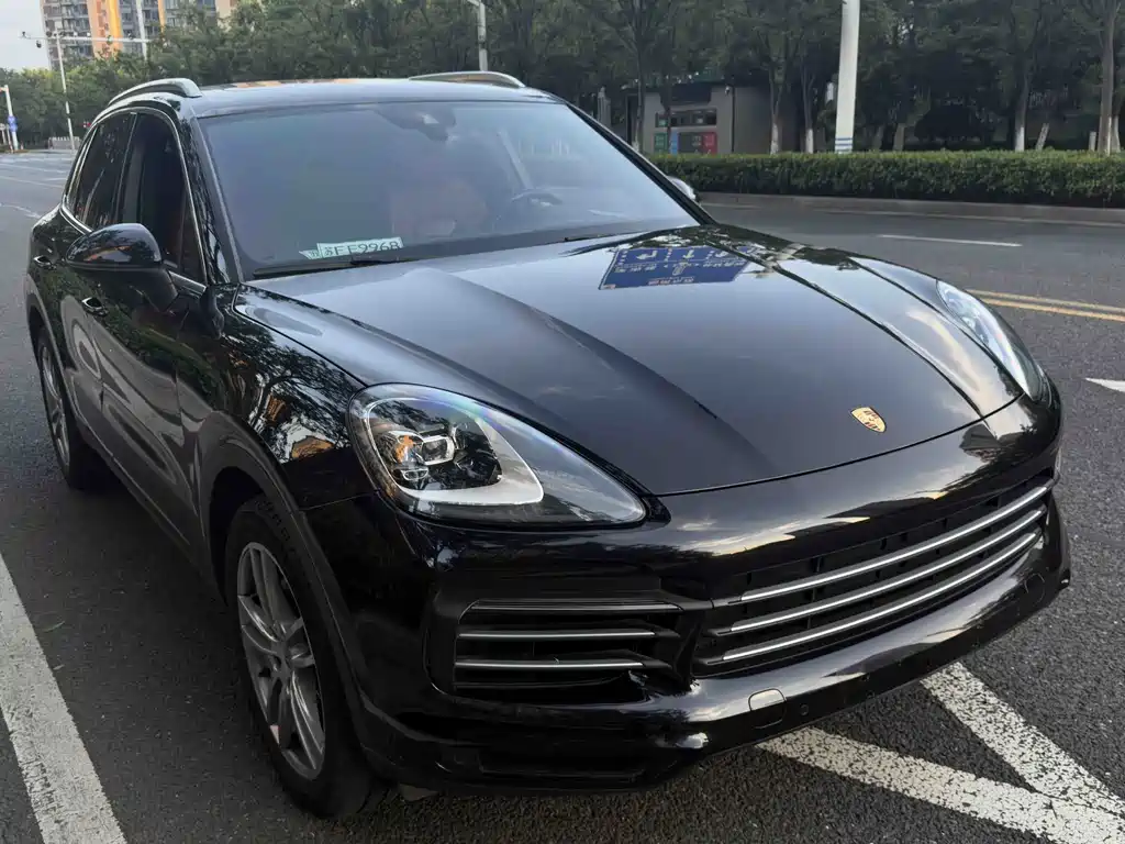 Porsche Cayenne 2019 — фото 2
