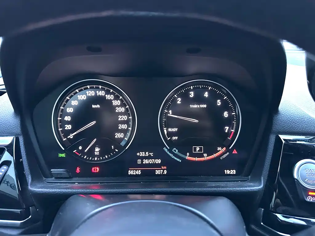 BMW 1 Series 2022 — фото 13
