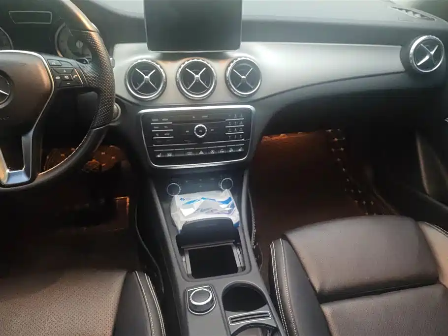 Mercedes-Benz GLA 2016 — фото 13