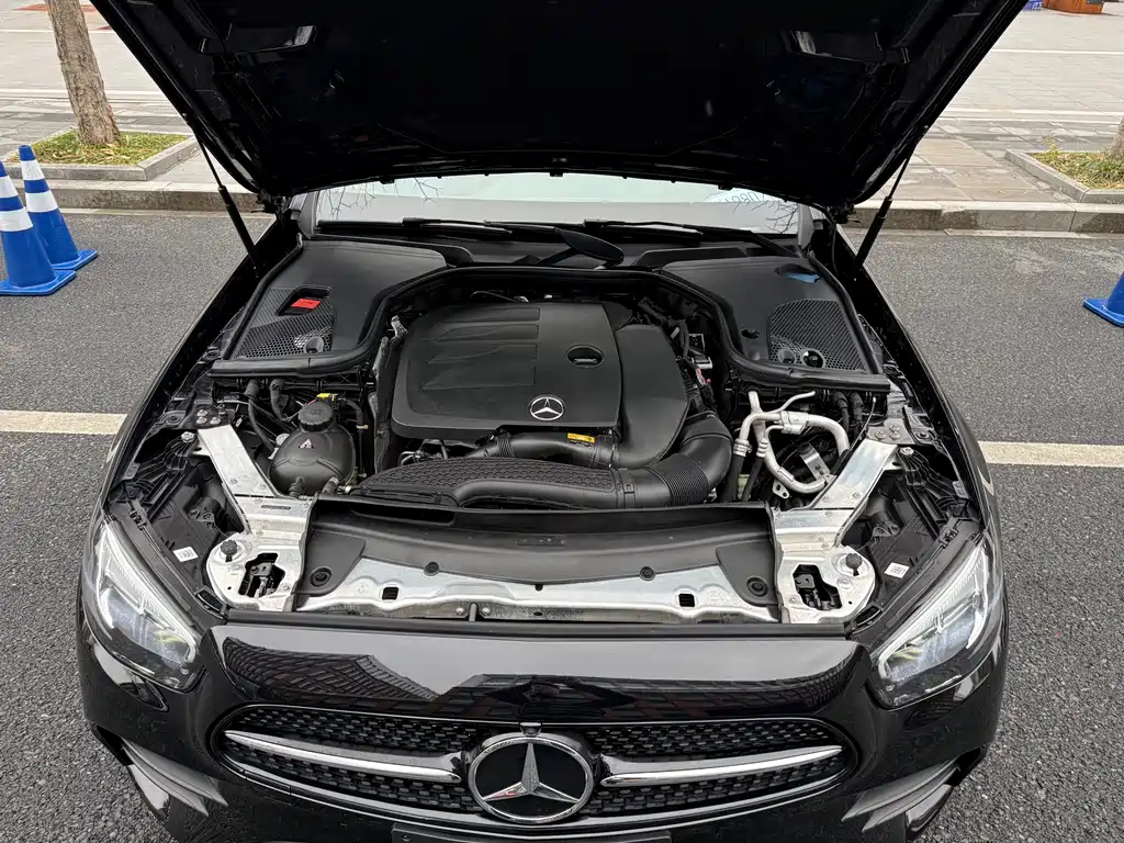 Mercedes-Benz E-Class 2021 — фото 15