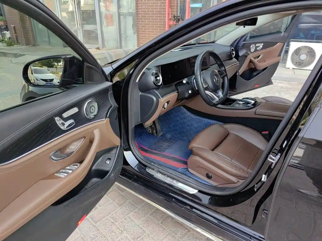 Mercedes-Benz E-Class 2019 — фото 14