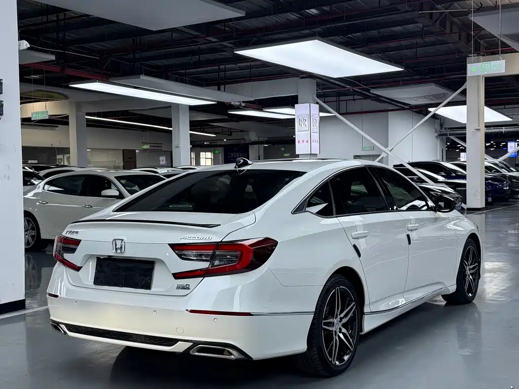 Honda Accord 2022 — фото 19