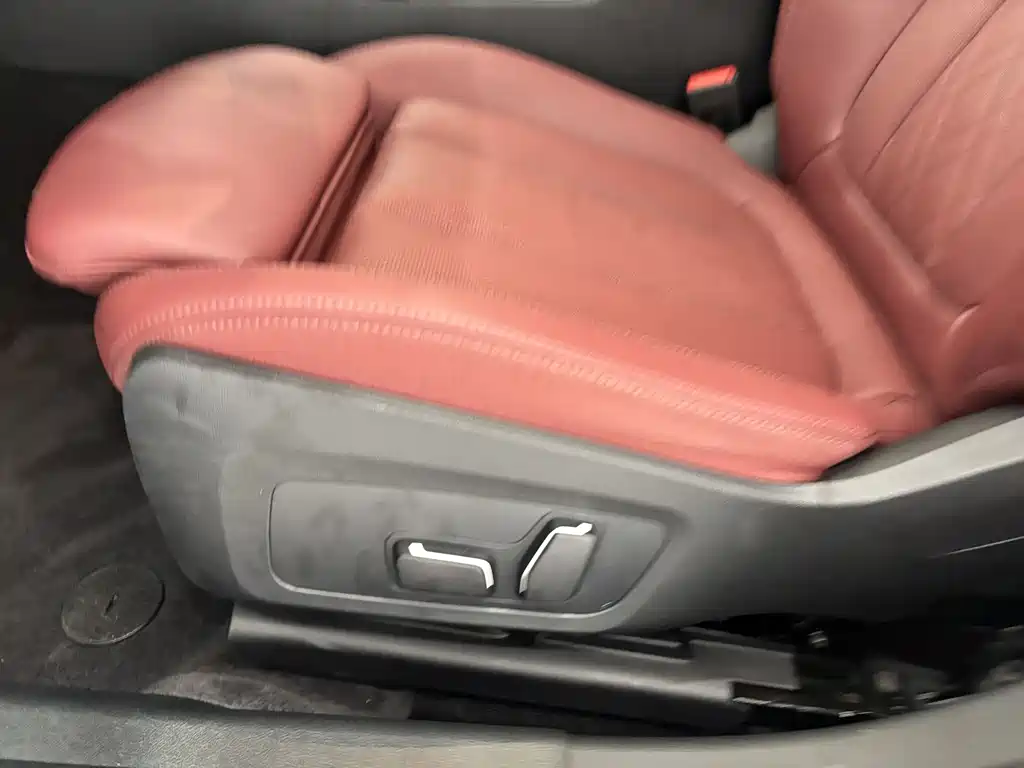 BMW 3 Series 2025 — фото 12