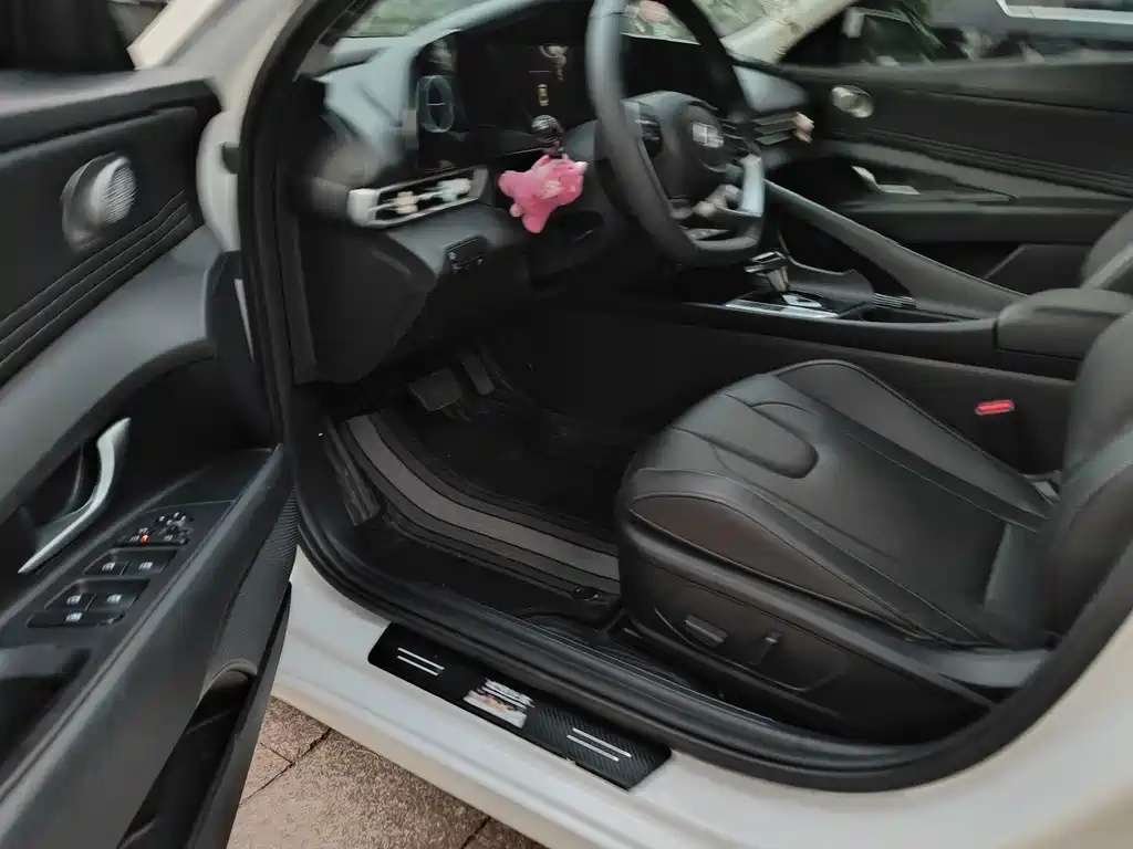Hyundai Elantra 2024