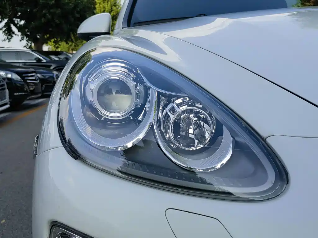 Porsche Cayenne 2014 — фото 17