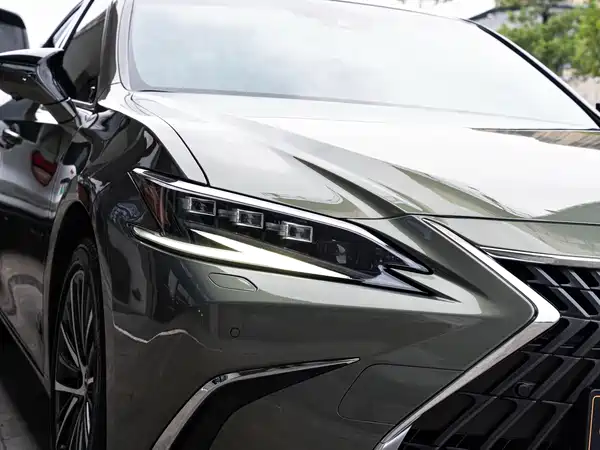 Lexus ES 2022