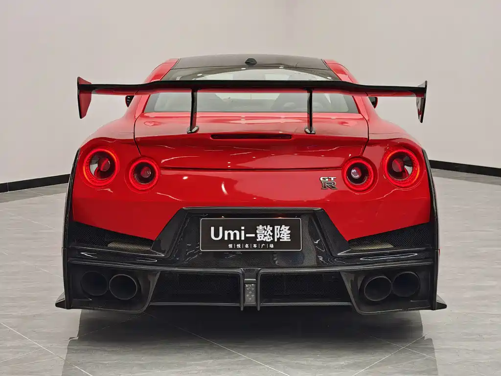 Nissan GT-R 2012