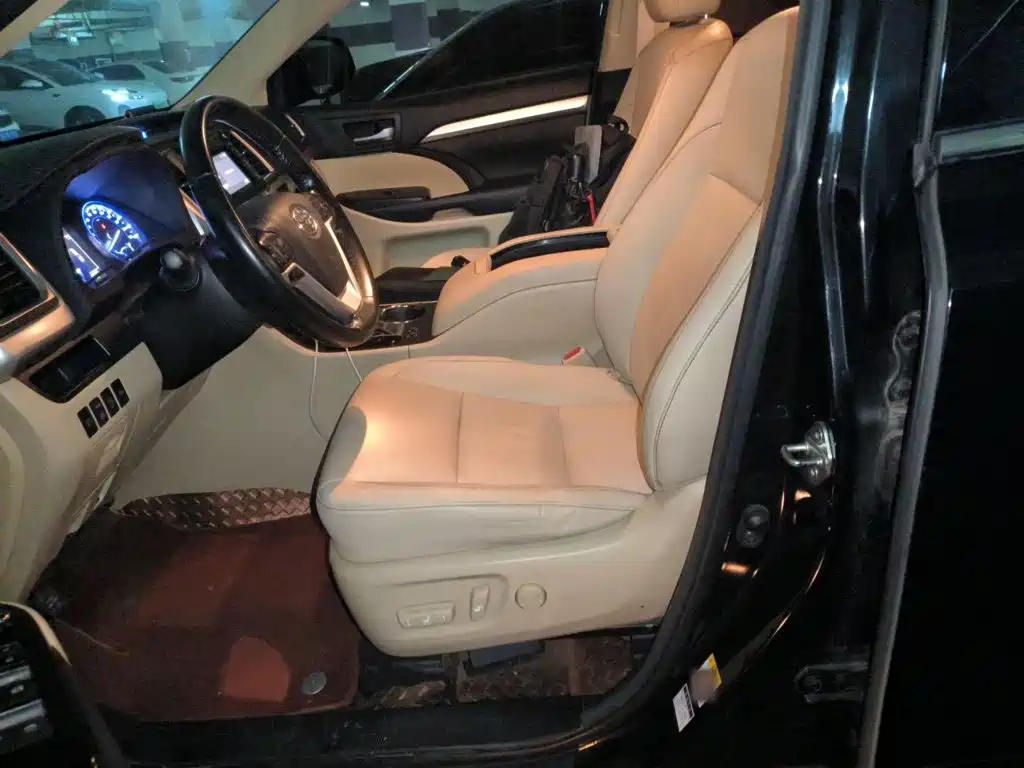 Toyota Highlander 2018 — фото 12