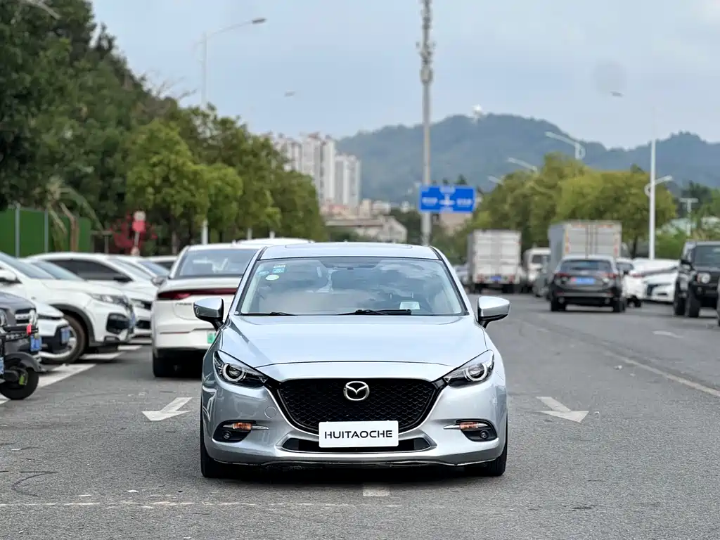 Mazda 3 Axela 2018 — фото 2