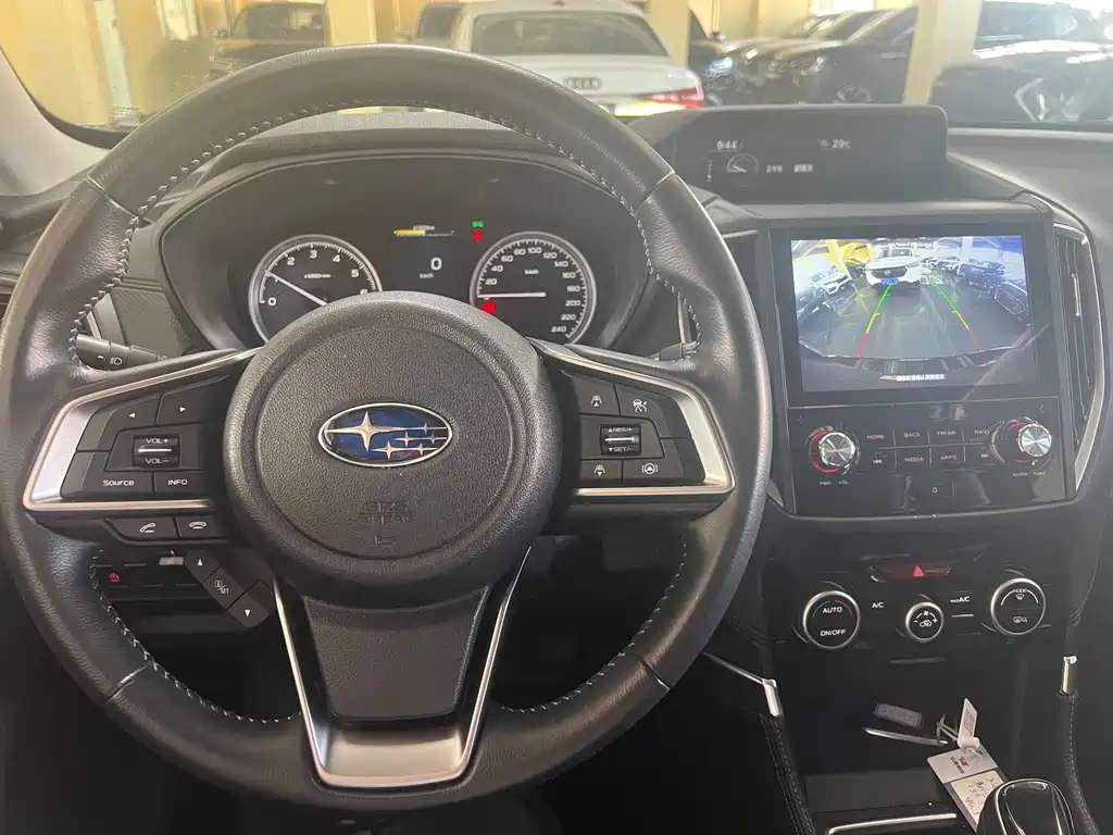 Subaru Forester 2023 — фото 12