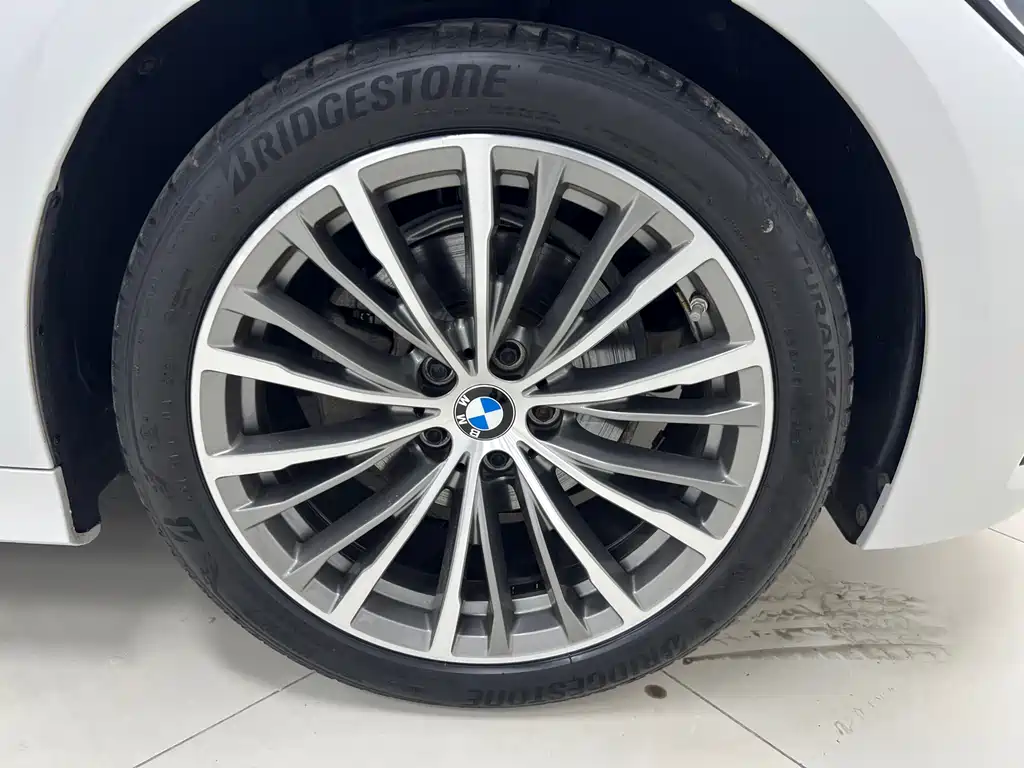 BMW 3 Series 2022 — фото 10