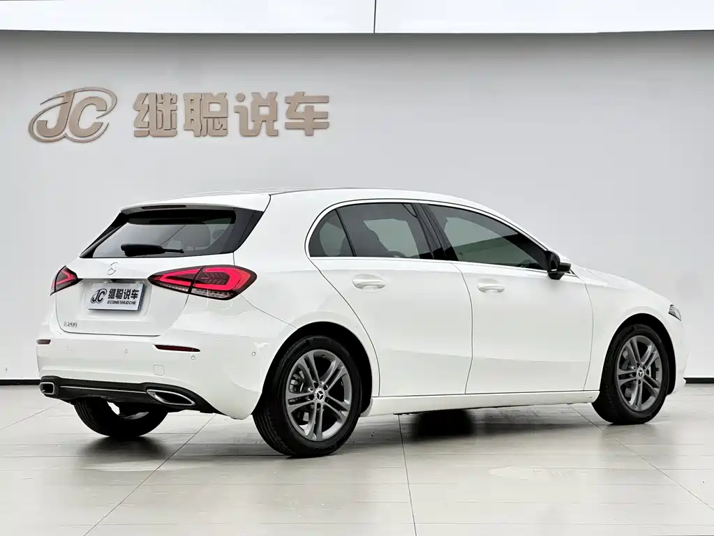 Mercedes-Benz A-Class 2020 — фото 3