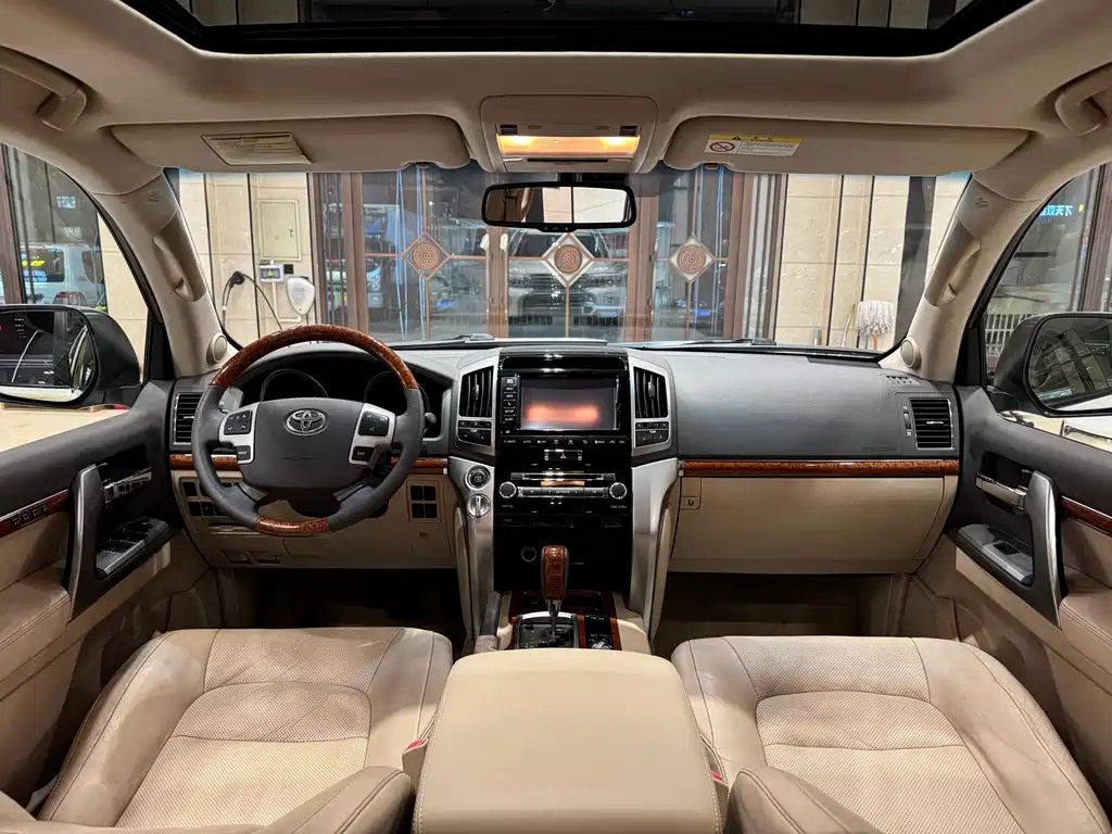 Toyota Land Cruiser 2013 — фото 11