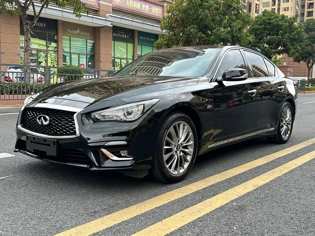 Infiniti Q50L 2018 — фото 1