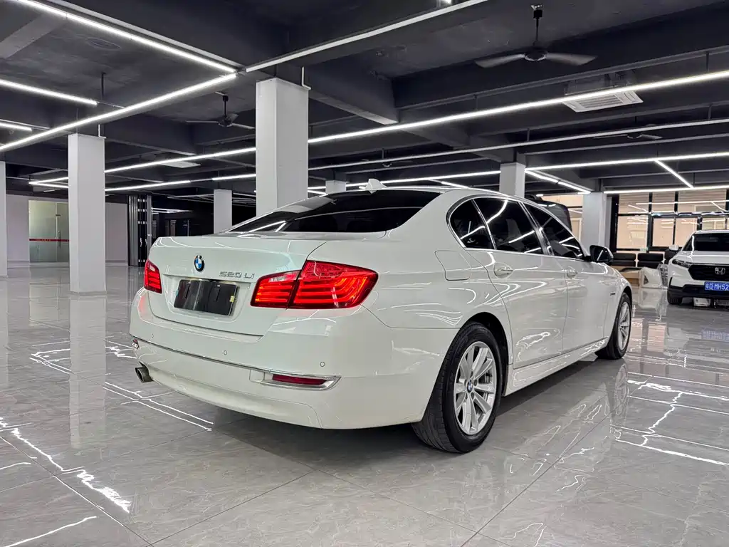 BMW 5 Series 2016 — фото 3