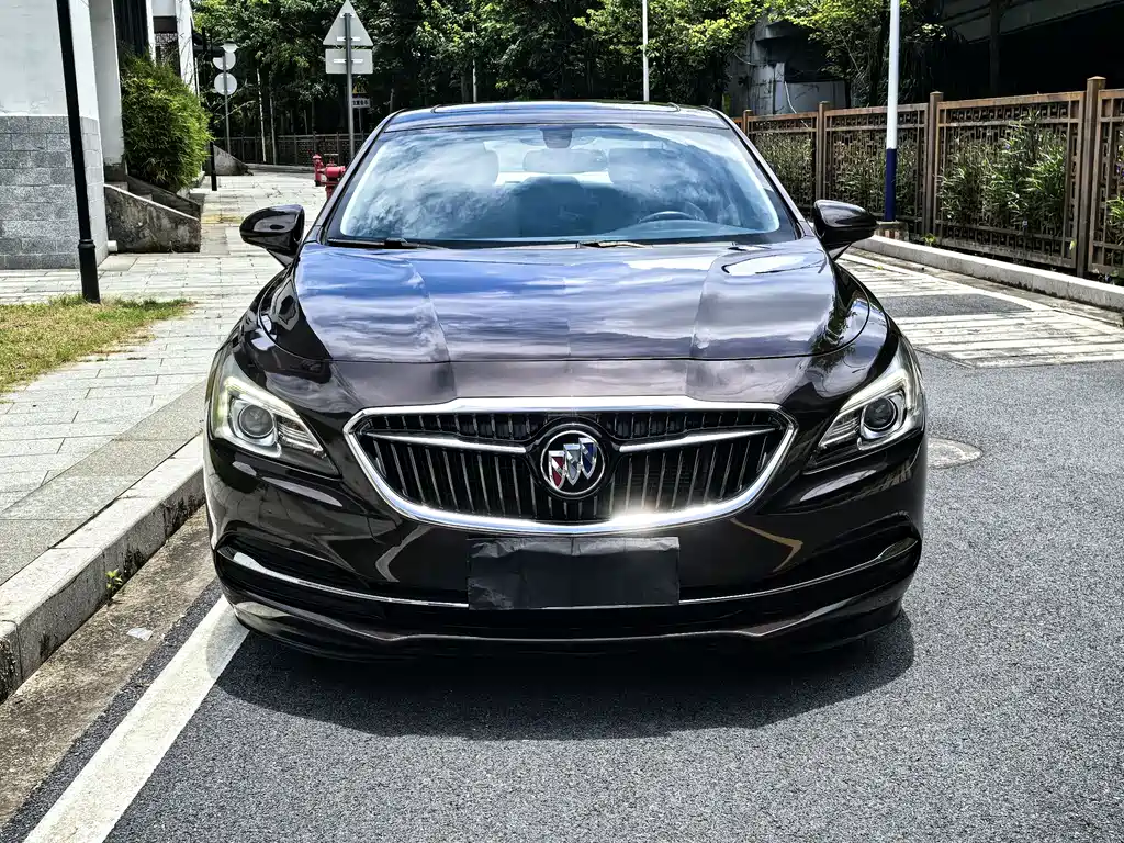 Buick LaCrosse 2017 — фото 2