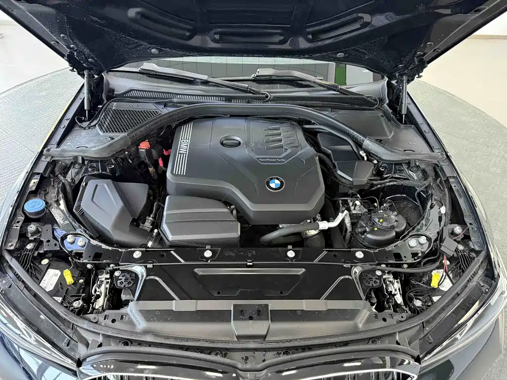 BMW 3 Series 2023 — фото 17