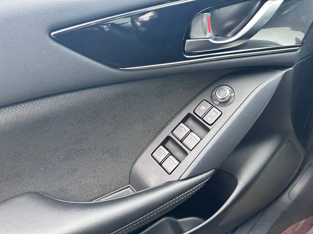 Mazda CX-4 2023 — фото 17